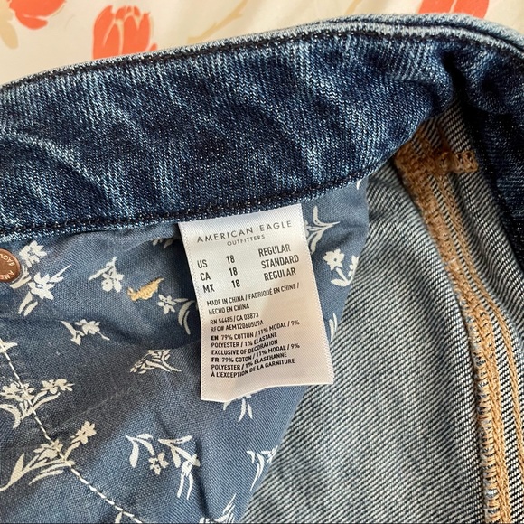 American Eagle Curvy Mom Jean - Picture 6 of 6